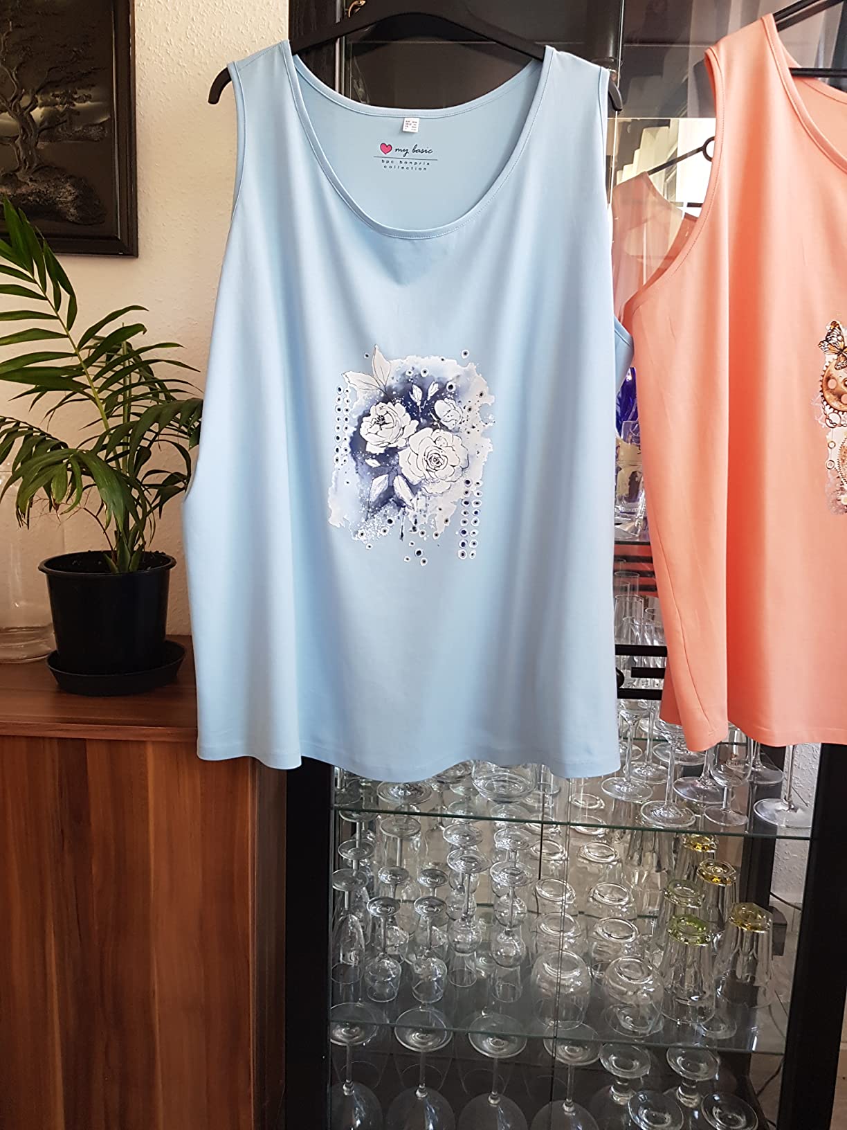 Wunderschön auf weißem Shirt